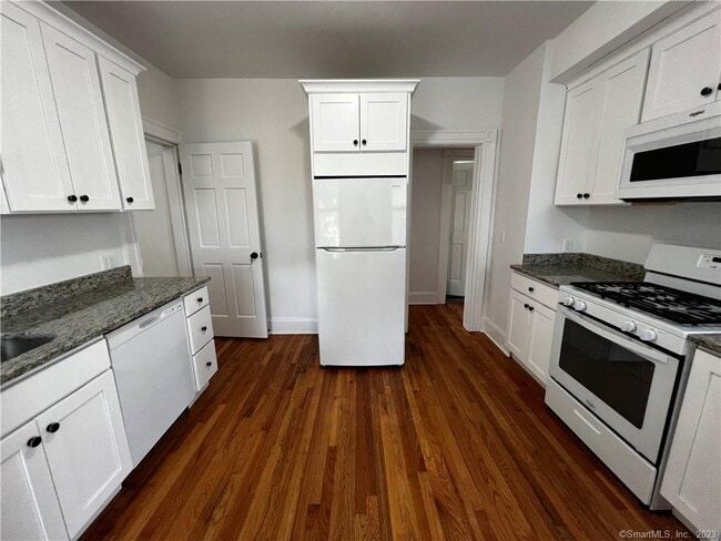 Building Photo - 373 Wood Ave
