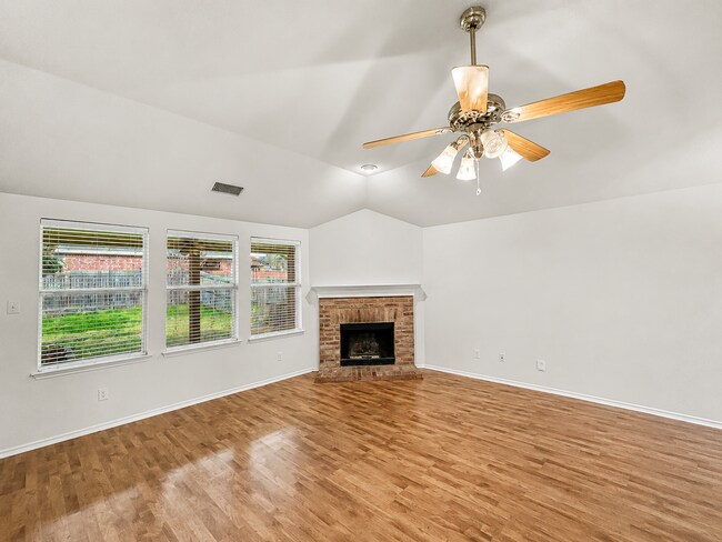 Foto del edificio - 3320 Truman St