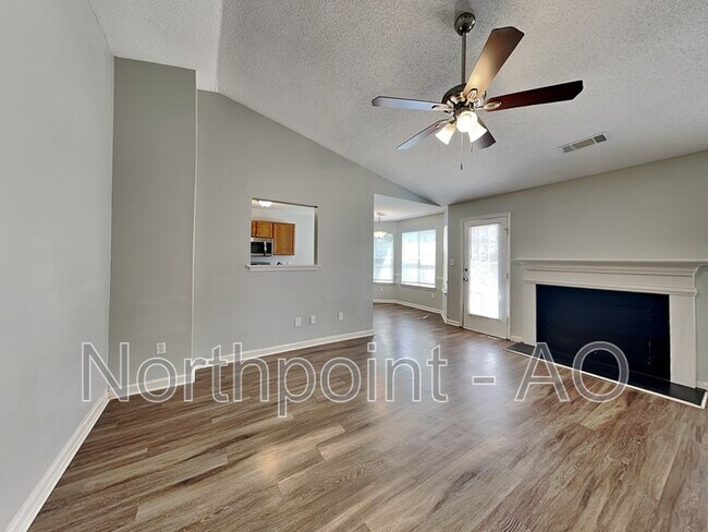 Building Photo - 118 Bugle Way