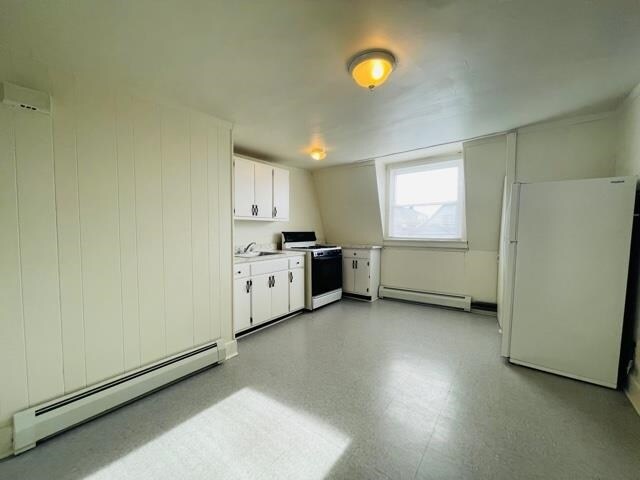 Building Photo - 742 Avenue A