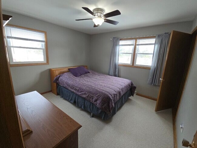 Lower Main Bedroom - 849 County Road K