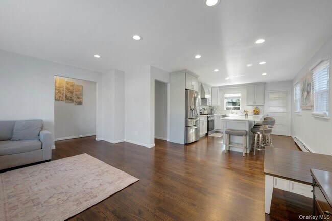 Building Photo - 126 Fisher Ave