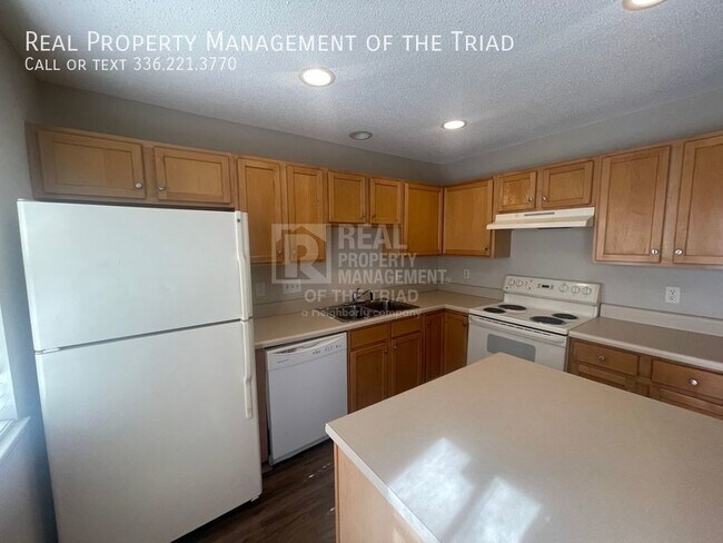 Building Photo - Cozy 3bd/2.5ba Townhome in Rachel's Keep, ...