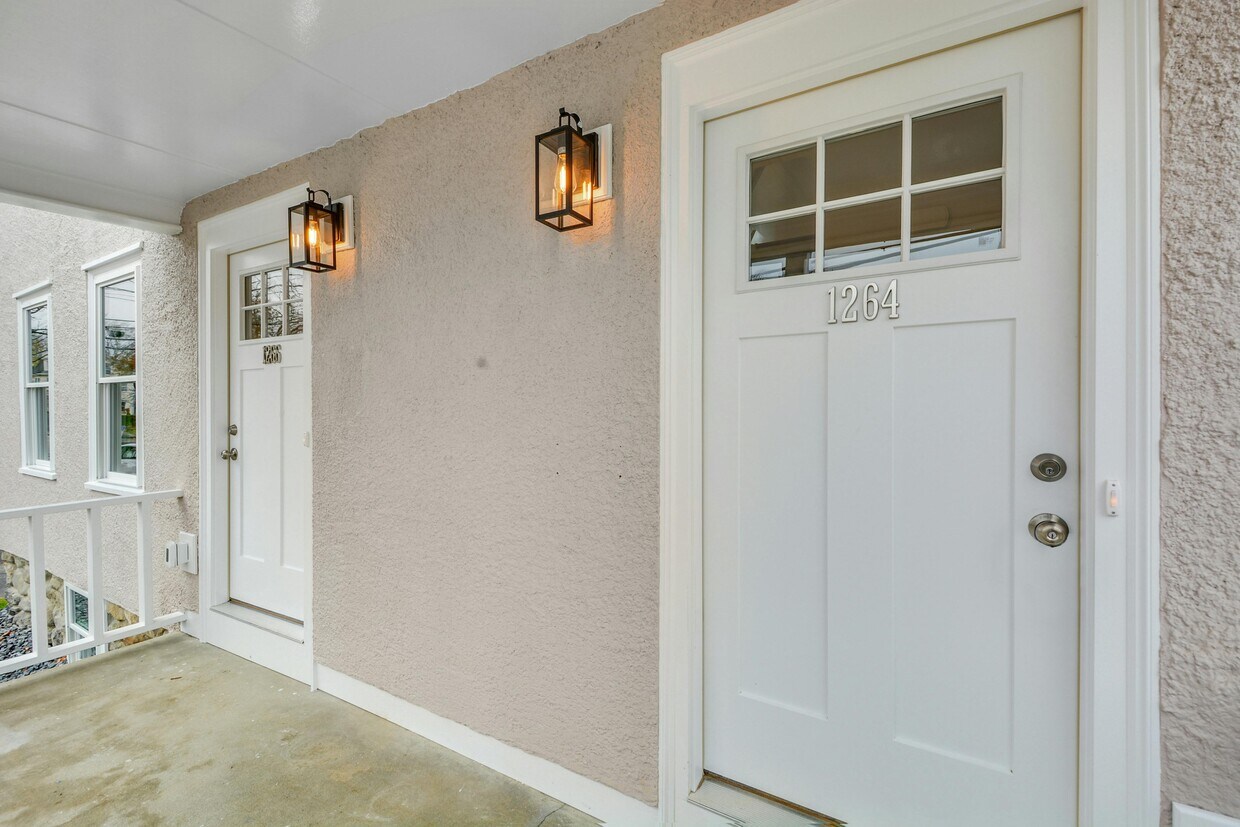 Foto principal - 1264 Main St