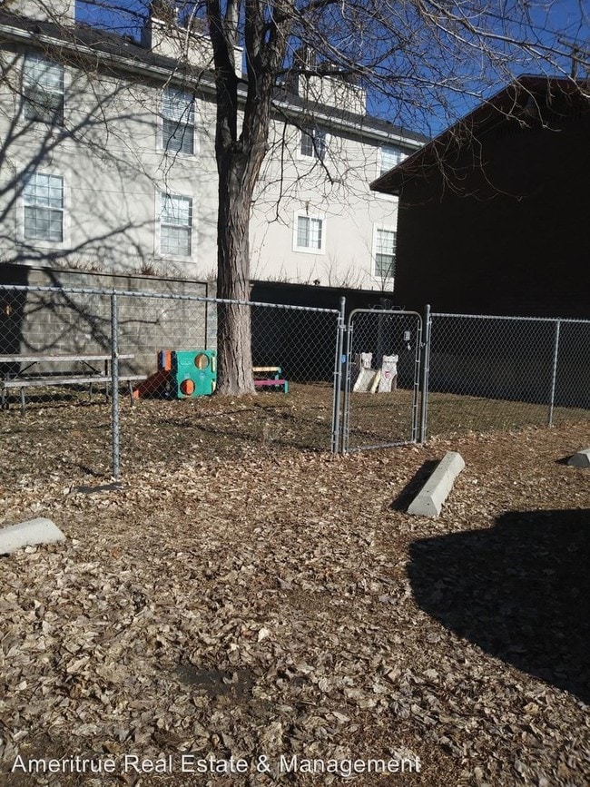 Building Photo - 885 N 500 W