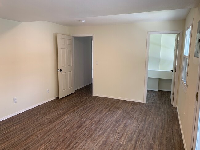 Master Bedroom - 5405 W Manor Crest St
