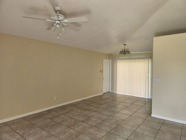 Foto del edificio - 2906 Nora Ave N