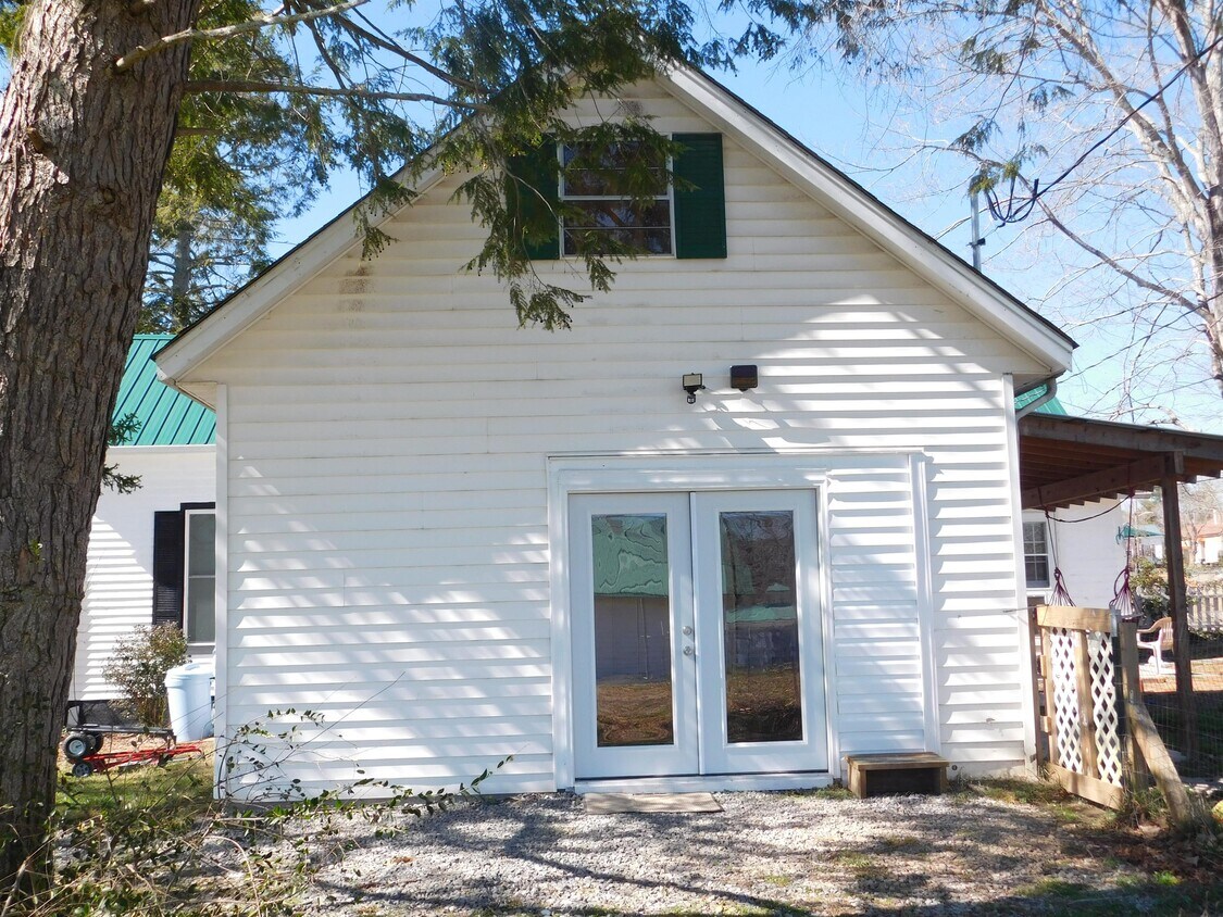 528 6th St, Etowah, TN 37331 House Rental in Etowah, TN