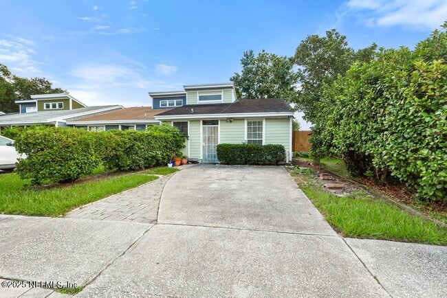 Building Photo - 2423 N Seabury Pl