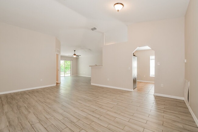 Building Photo - 1504 Sterns Dr