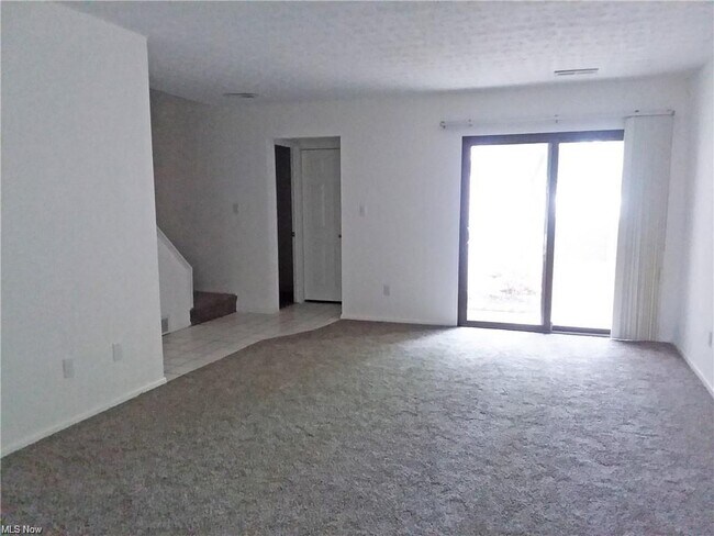 Building Photo - 505 Forsythia Ln