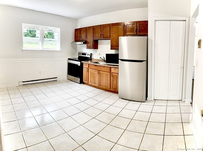 Building Photo - 80 Belair Dr