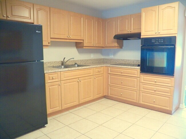 Foto del edificio - 3/2 Home W/ Wood Flooring!