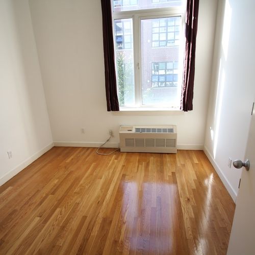 Building Photo - 342 Eldert St