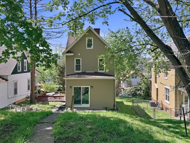 Foto del edificio - 332 Elm Rd