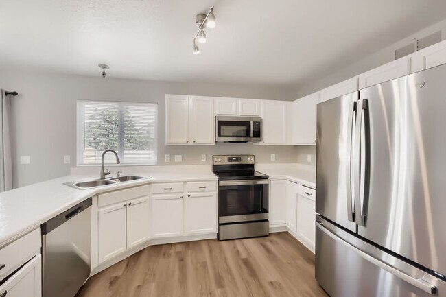 Foto del edificio - 5632 Marabou Way