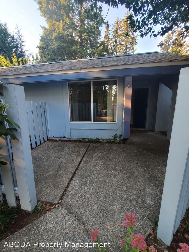 Building Photo - 2 br, 1 bath House - 4300 NE Sunset Blvd #H3