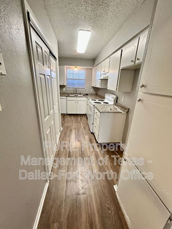 Foto del edificio - 936 Southmoor Dr