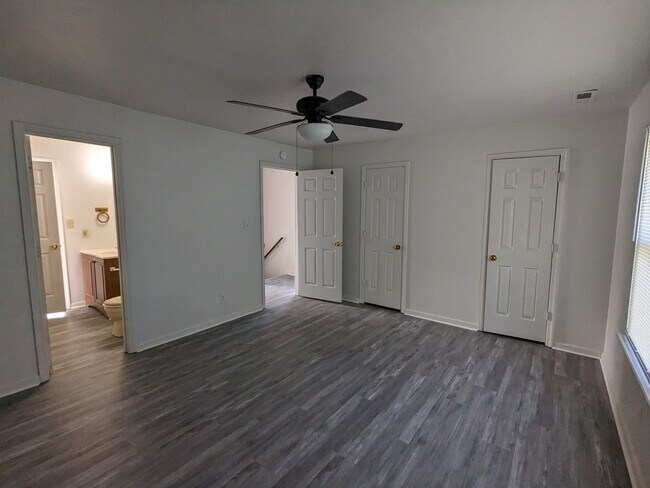 Foto del edificio - 1214-1214 Transylvania Ave