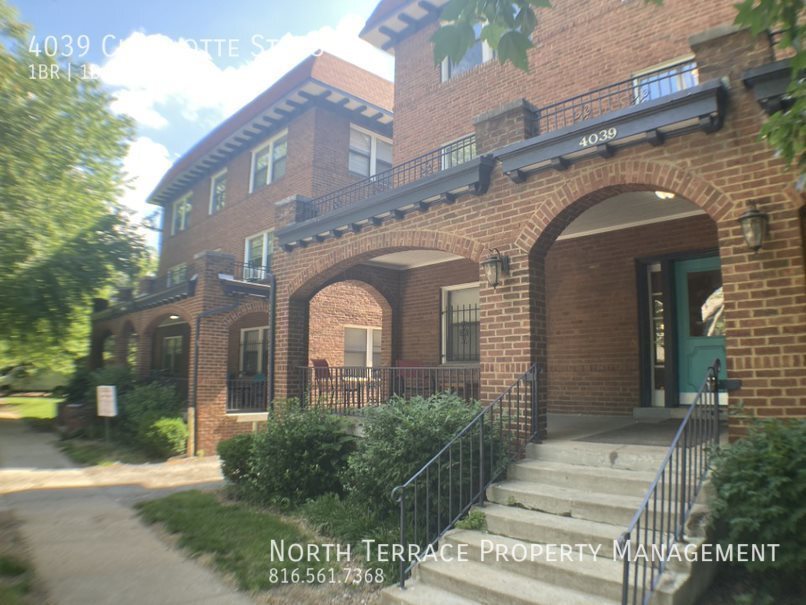 Primary Photo - VINTAGE 1BR Apartment - in Historical Hyde...