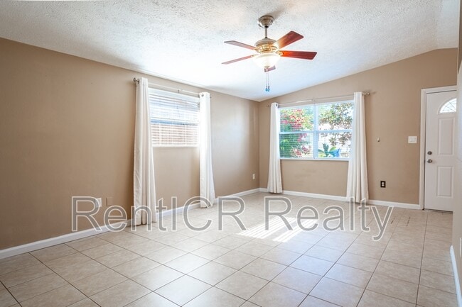Building Photo - 4202 Las Vegas Dr
