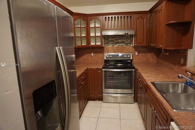 Building Photo - 8500 SW 149th Ave
