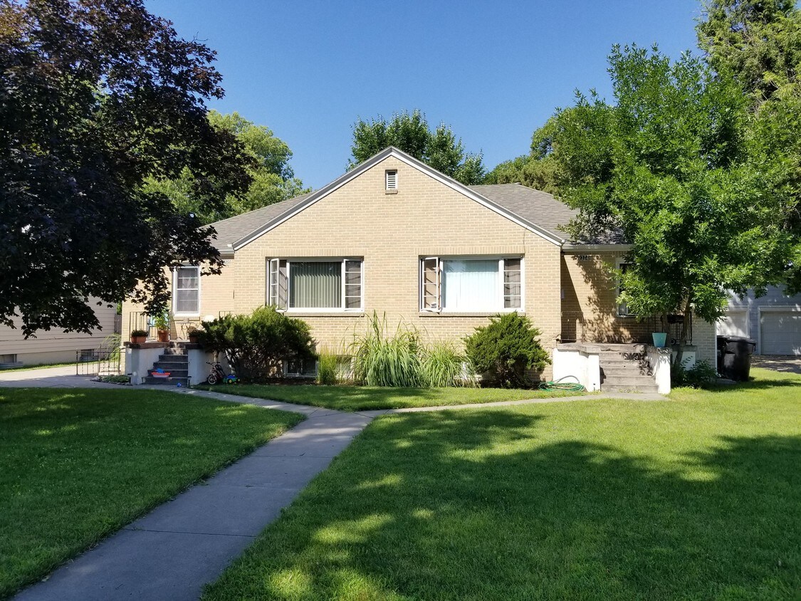 Building Photo - 2306 Ave G