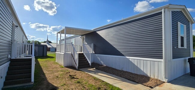 Building Photo - 605 Gallop Ct