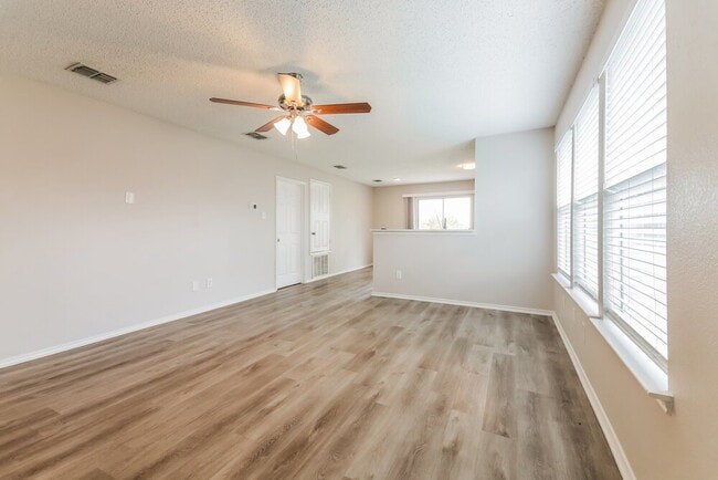 Building Photo - 1311 Dakota Trail