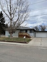 Building Photo - 226 N 9th St