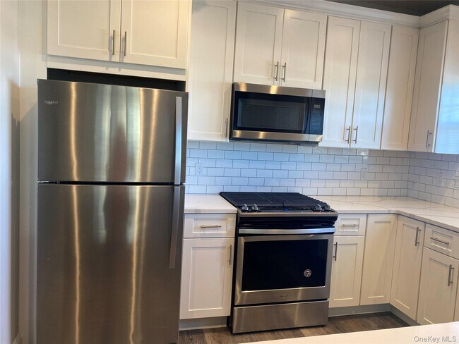 Foto del edificio - 840 Montauk Hwy