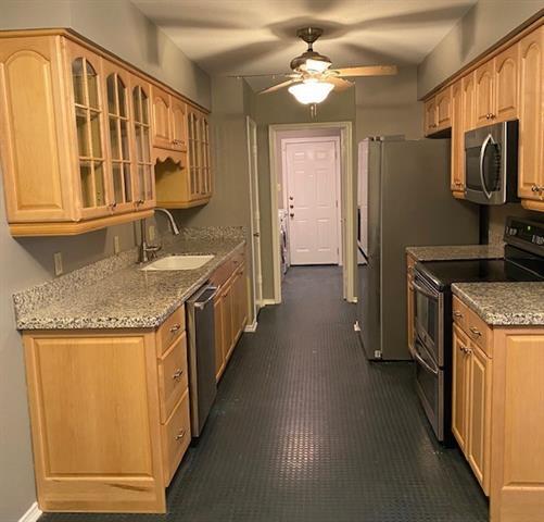 Building Photo - 2123 Mistletoe Ave