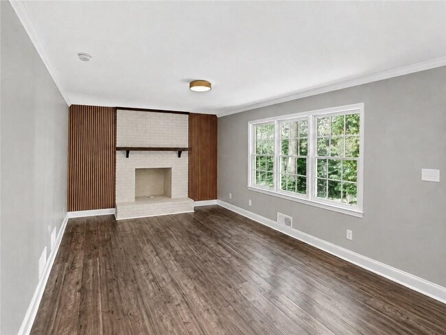 Building Photo - 4521 S Roberts Dr