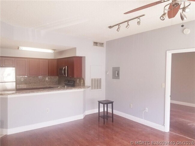 Building Photo - 2445 SW 18th Terrace