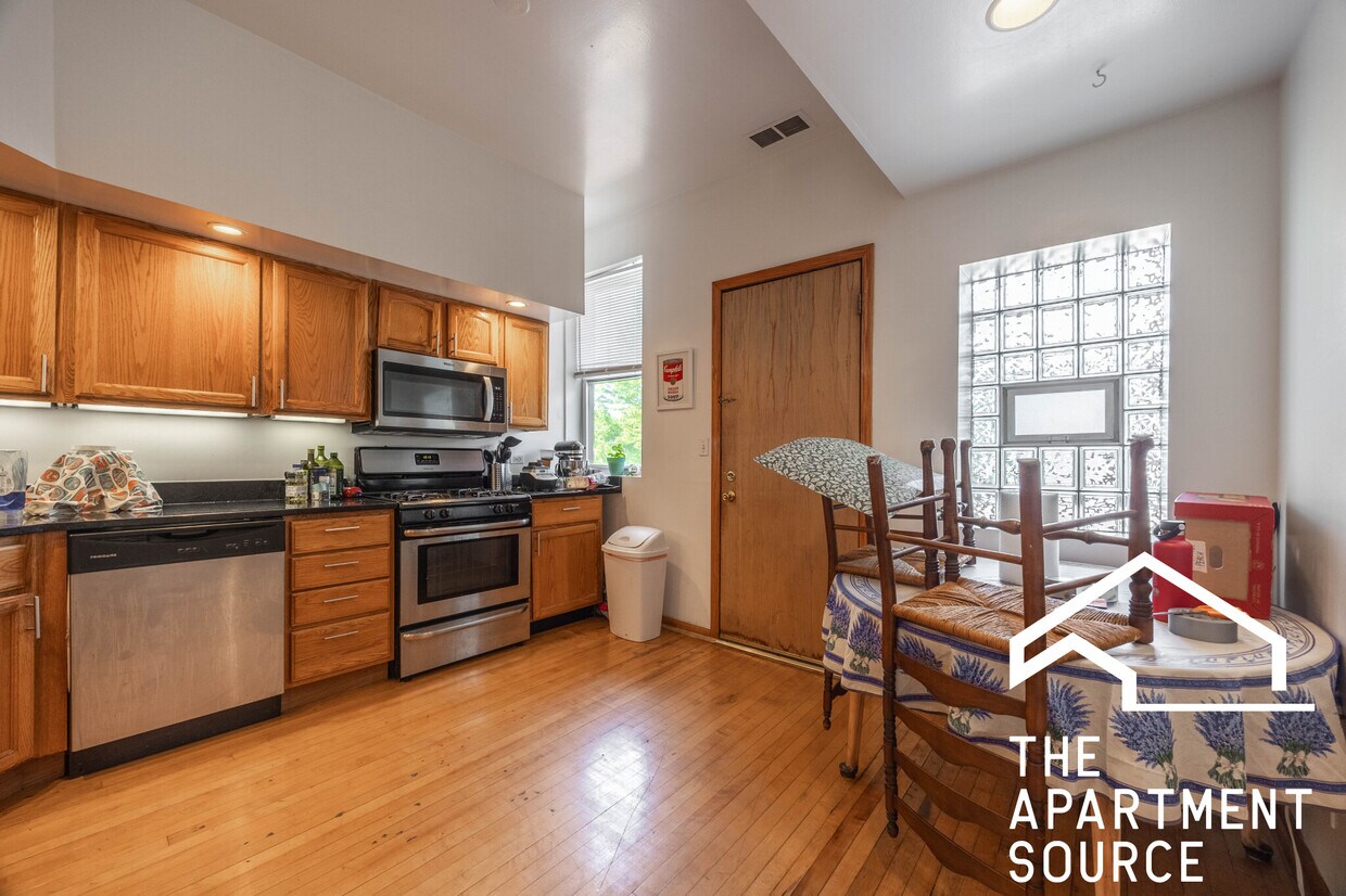 Foto principal - 2722 N Kimball Ave