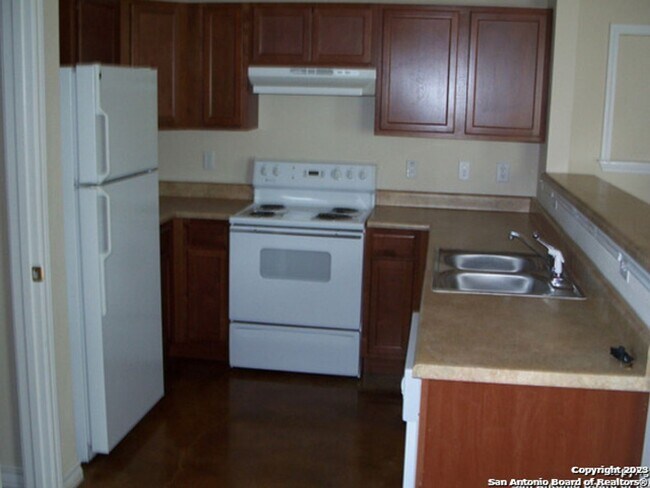 Foto del edificio - 3 Bedroom and 2.5 Bathroom located in The ...