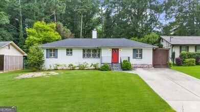 Building Photo - 1911 Fairway Cir NE