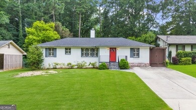 Building Photo - 1911 Fairway Cir NE