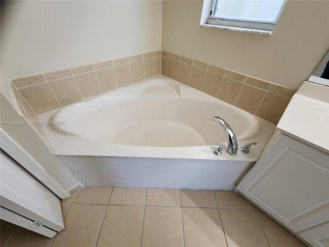 Foto del edificio - 1580 NE 35th Ave