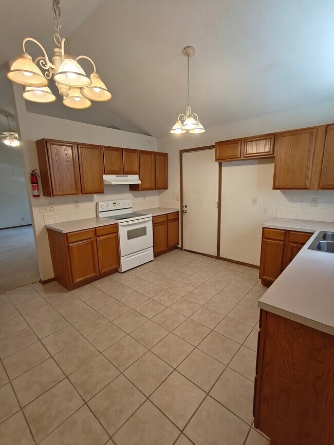 Building Photo - 229 N Sheridan St