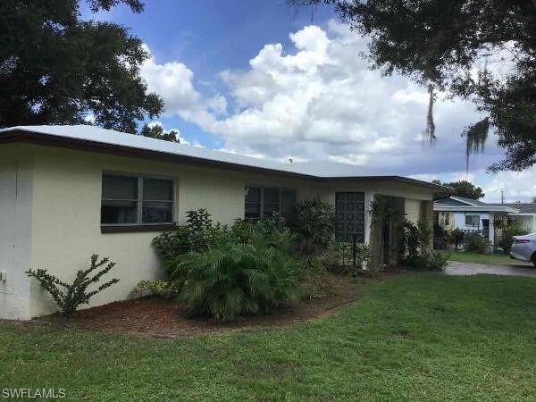 Foto del edificio - 2161 Tropic Ave