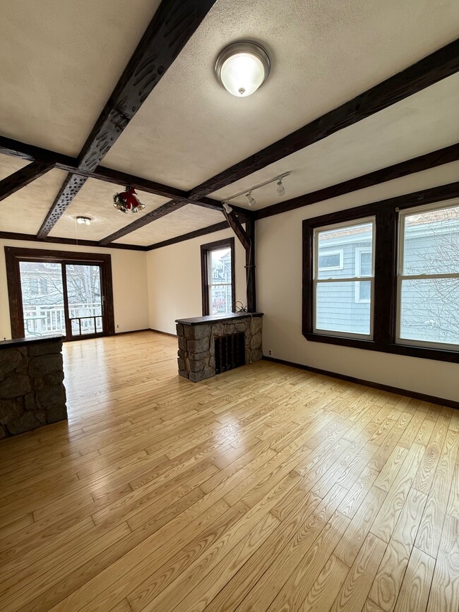 Building Photo - 5 Alcott St