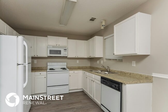 Building Photo - 117 Star Lake Dr