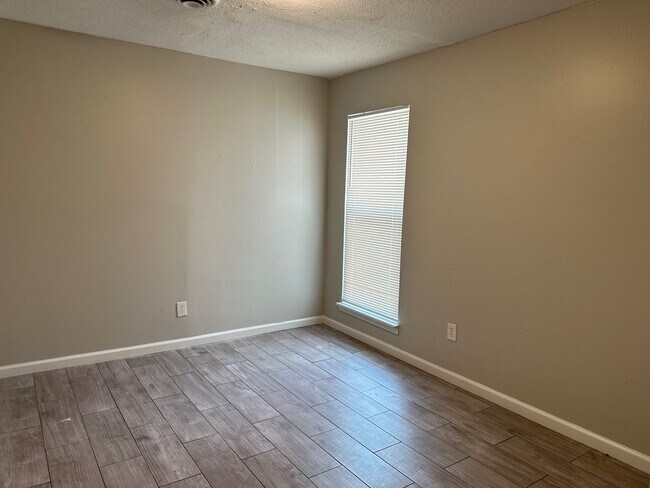 Building Photo - 29 Markwest Cv