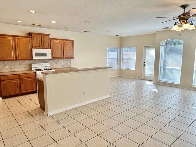 Foto del edificio - 15247 Henderson Point Dr