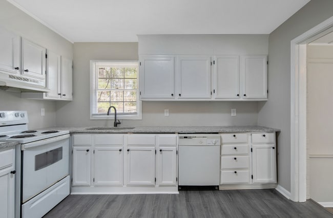 Building Photo - 7252 Ainsley St