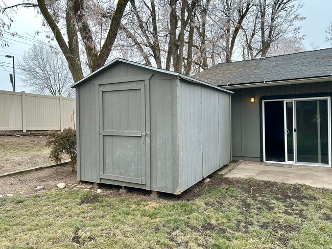 Building Photo - 5120 Turret~Corner Lot in Northwest Boise ...