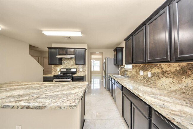 Foto del edificio - 2043 Naplechase Crest Dr