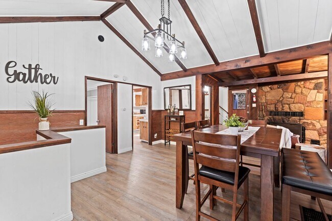 Foto del edificio - 407 S Dart Canyon Rd
