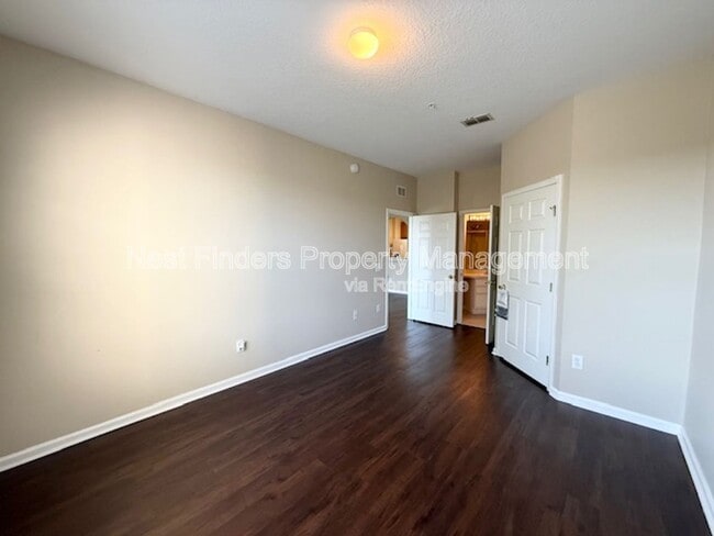 Foto del edificio - 7801 Point Meadows Dr